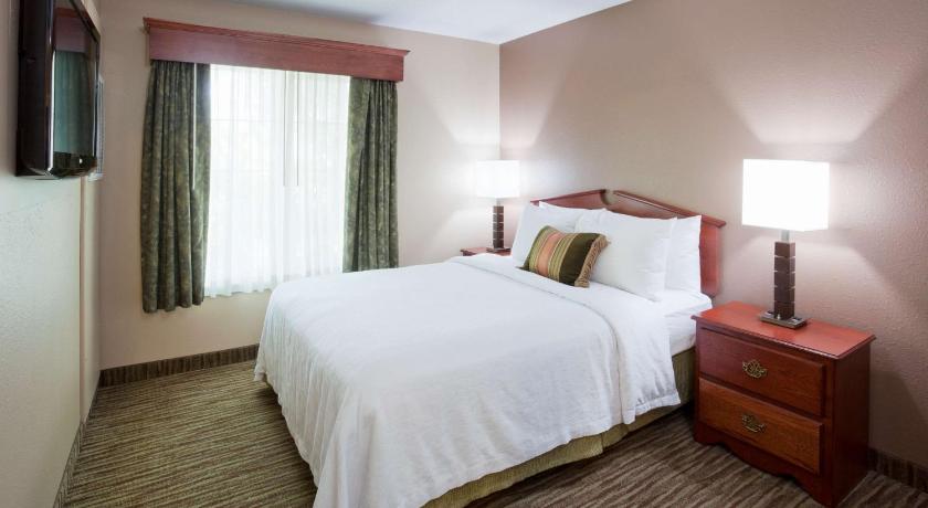 GrandStay Residential Suites Hotel - Eau Claire