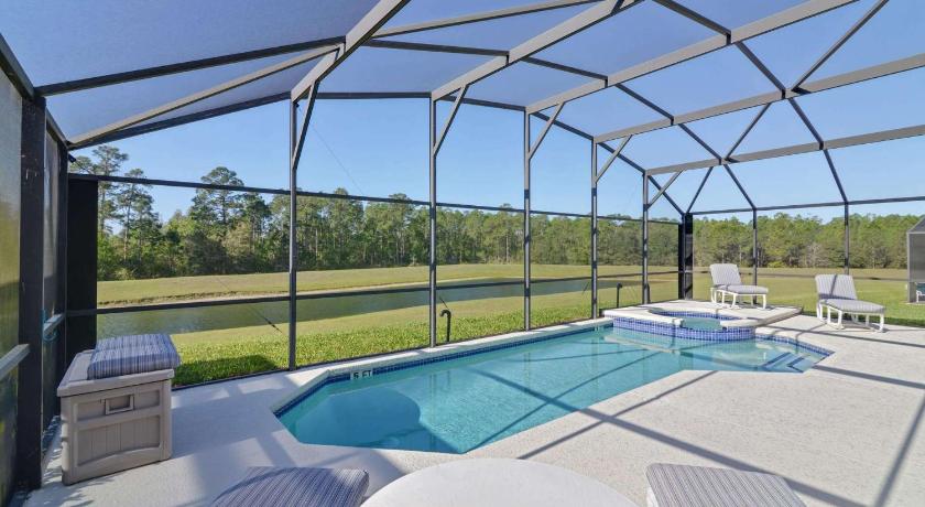 Waterside Villa - 4 bed close to Disney photo