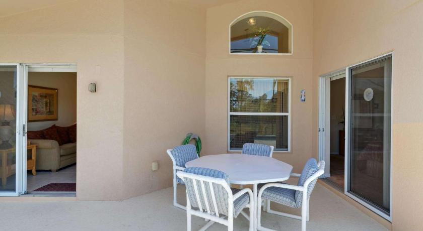 Waterside Villa - 4 bed close to Disney photo