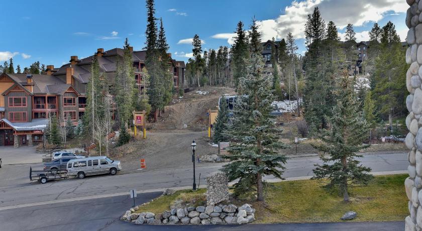 Tyra Streamside 339 photo