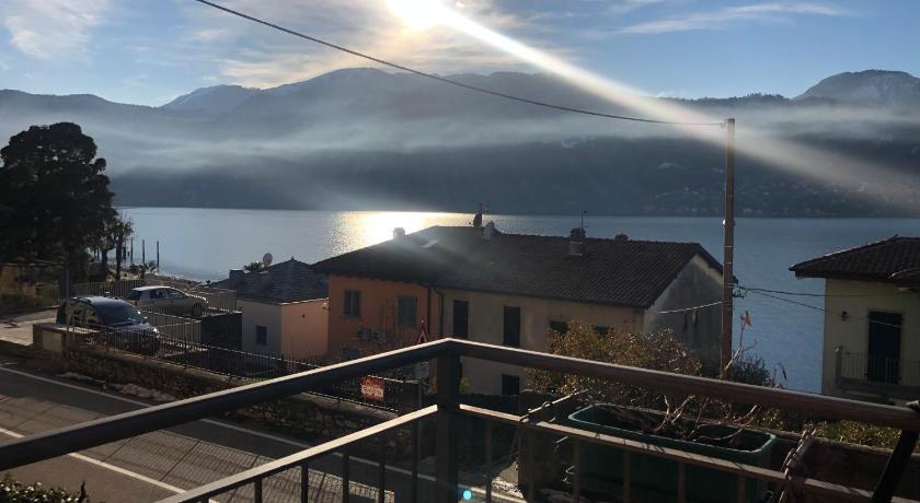 In centro Ca' Leandro Vista lago