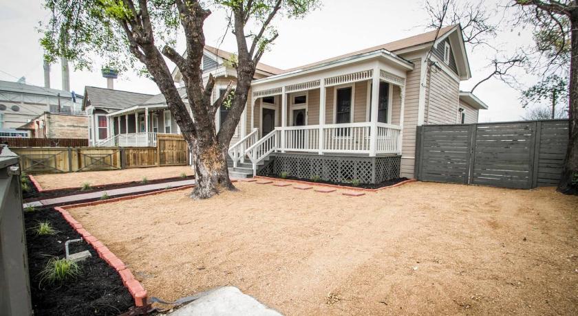 Wyoming St Restored Historic 2BR/1BA Downtown photo