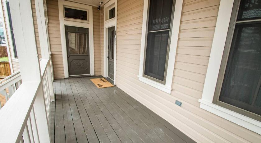 Wyoming St Restored Historic 2BR/1BA Downtown photo