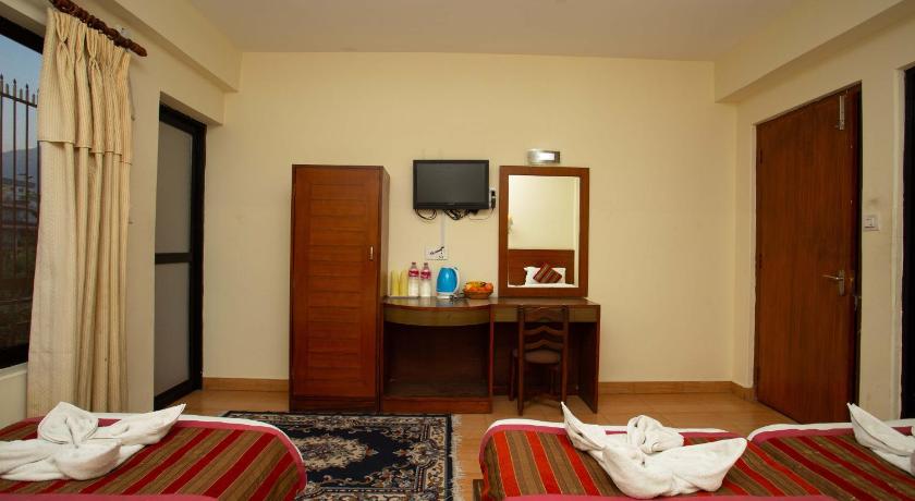 Изображение на Тройна делукс стая с балкон (Deluxe Triple Room with Balcony) 2
