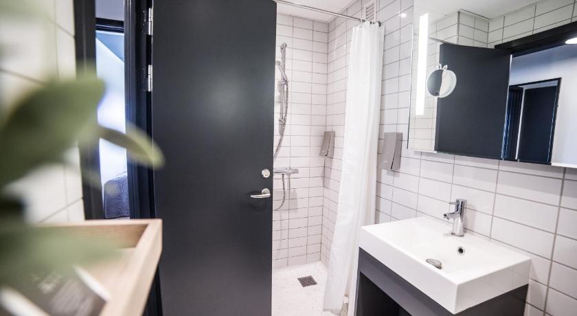 Image of Small Standard Room 2