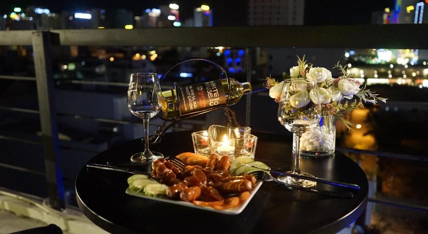 ダナン Oasis Hotel & Apartment ホテル レストラン