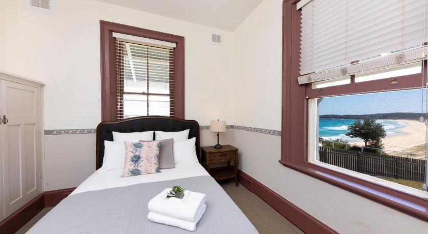 Seal Rocks Lighthouse Cottages Homestay Deals Photos Reviews