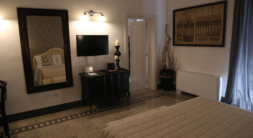 Image of Junior Suite with Balcony 3