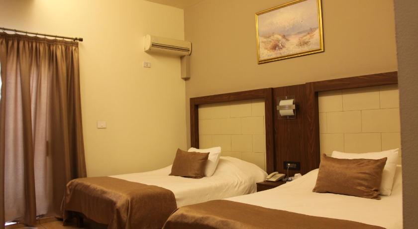 Image of Double or Twin Room with Mountain View 4