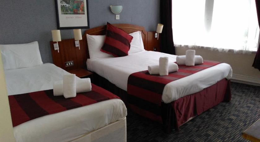 Crown Hotel photo