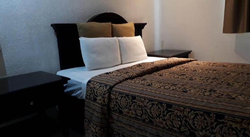 Hotel Don Quijote photo