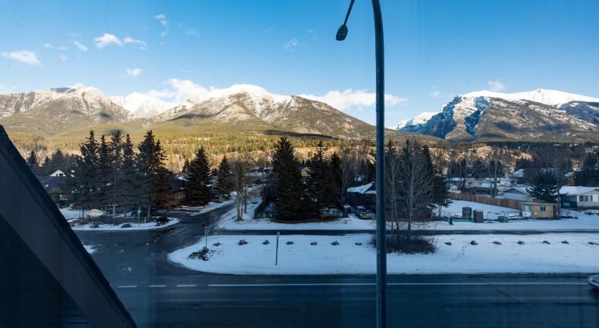Super 8 Canmore