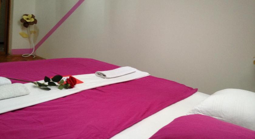 Image of Double Room with Shared Bathroom 5