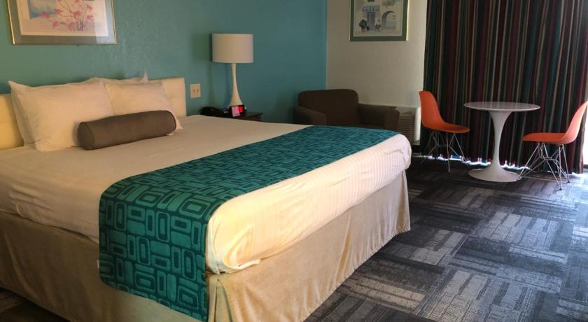 Howard Johnson by Wyndham Winter Haven FL photo
