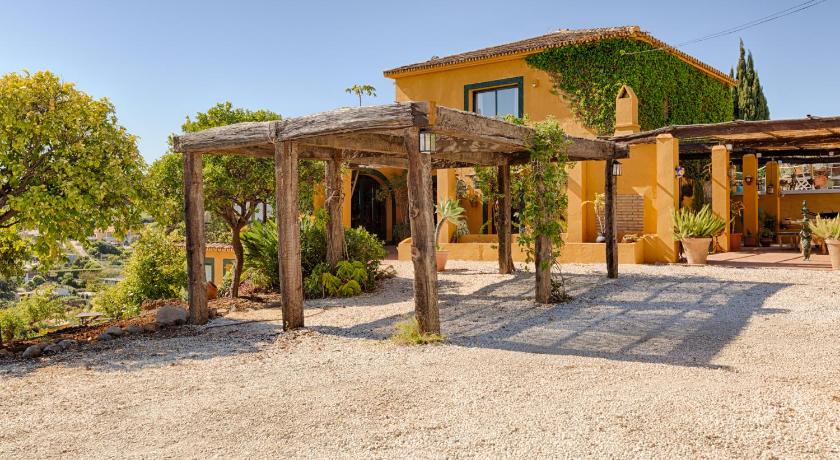 Hanami Finca Cumbres Borrascosas — Hotel in Estepona