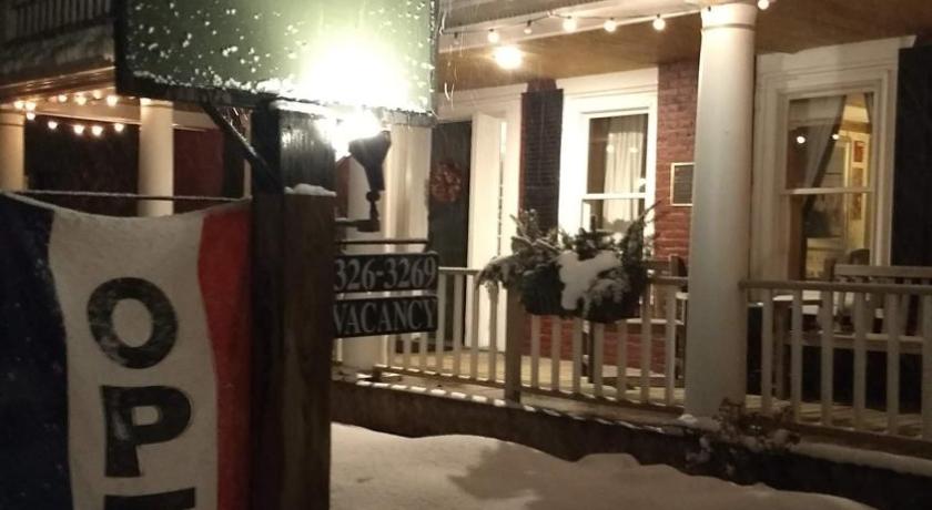 Black Lantern Inn photo