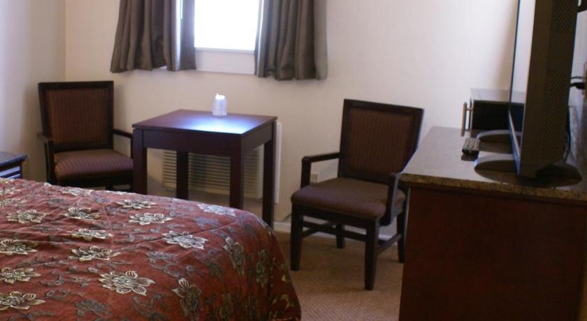 Harborview Inn & Suites-Convention Center-Airport-Gaslamp-Seaworld-Zoo-Balboa Park photo