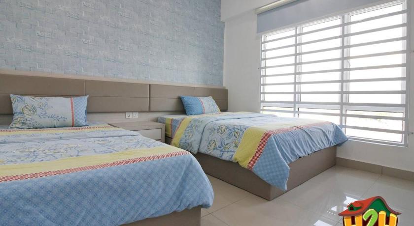 Image of Three-Bedroom Apartment 9
