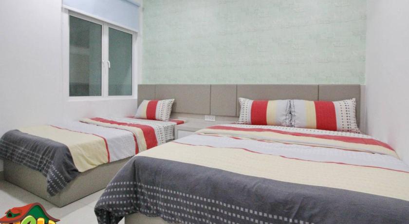 Image of Three-Bedroom Apartment 13
