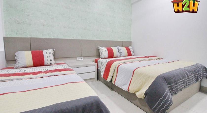 Image of Three-Bedroom Apartment 15