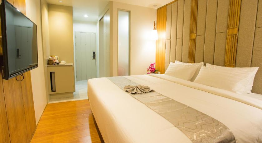 Lanna Thaphae Hotel (SHA Plus+) photo