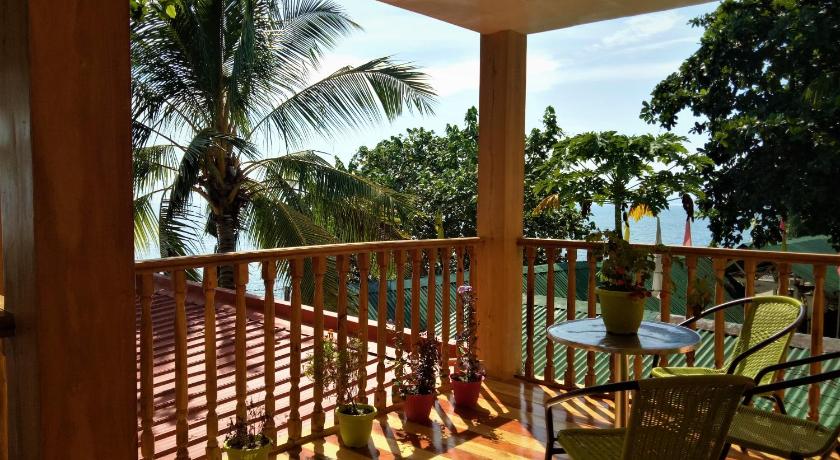 SmallFrys Beach Resort - image 4