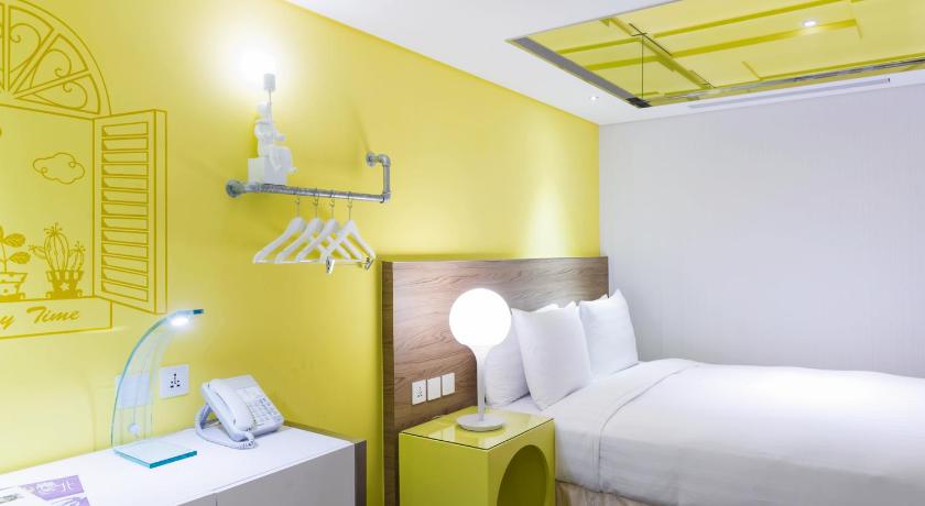 Image of Standard Double Room without Window 3