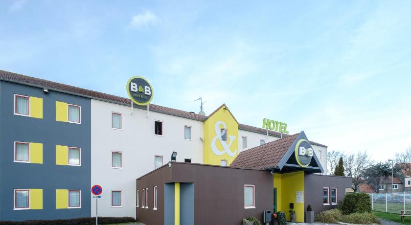 B&B HOTEL Calais Centre St Pierre photo