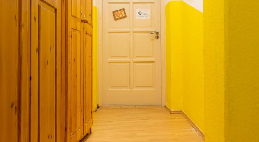 Image of Family Room 7