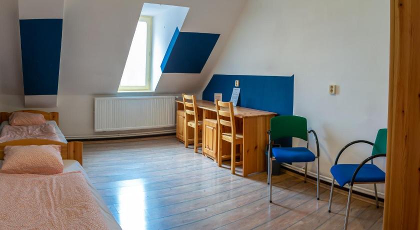 Image of Large Twin Room 0