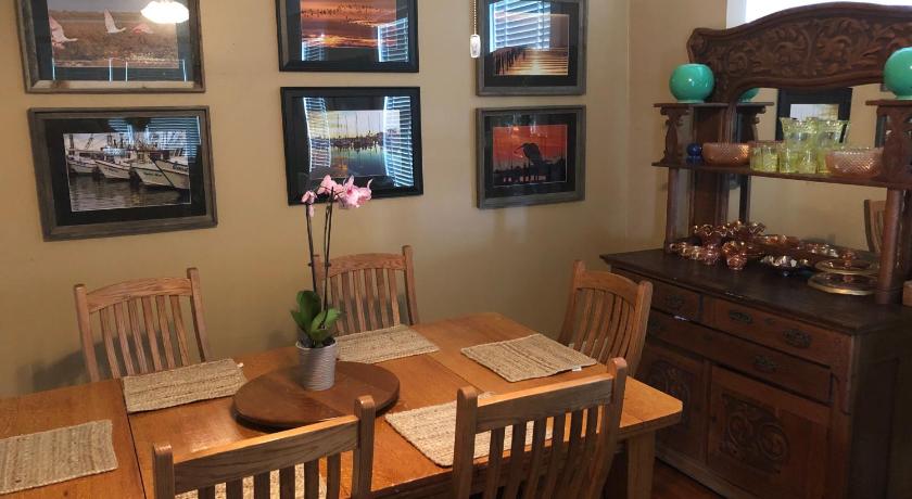 Whooping Crane Manor B & B photo