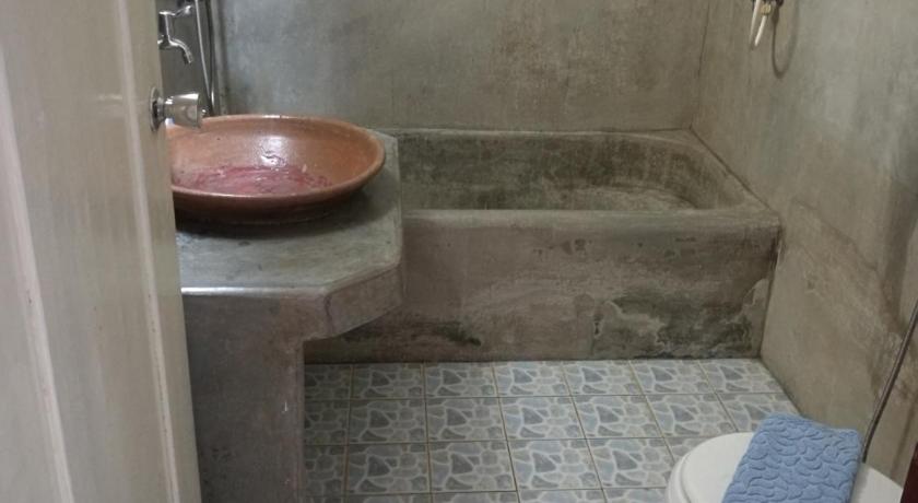 Image of Deluxe King Room 13