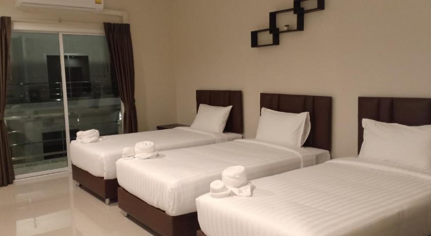 Image of Superior Triple Room with 3 Beds 14