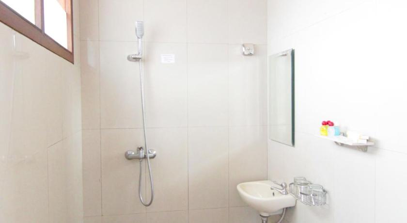 Image of Family Room 2 15