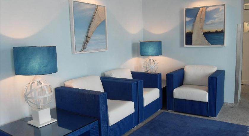 Holiday Hotel YACHTSPORT RESORT photo