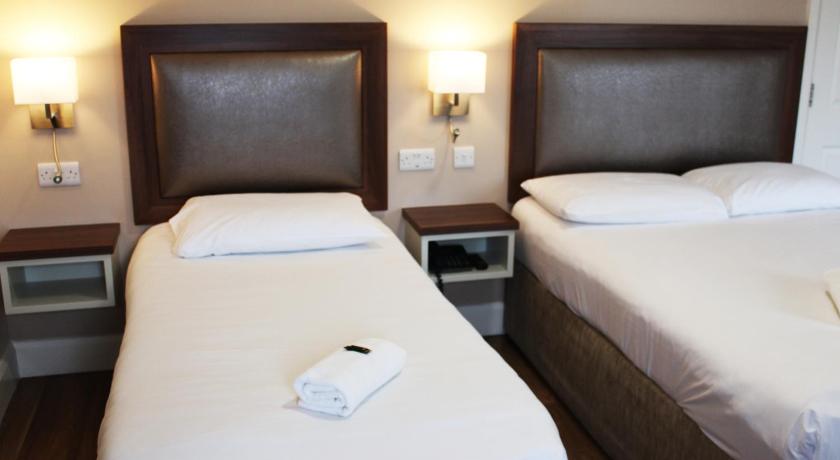 Image of Triple Room 12