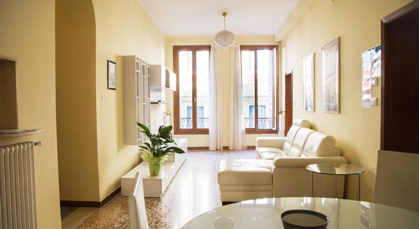 Ca' Geremia Apartment — Hotel in Venice