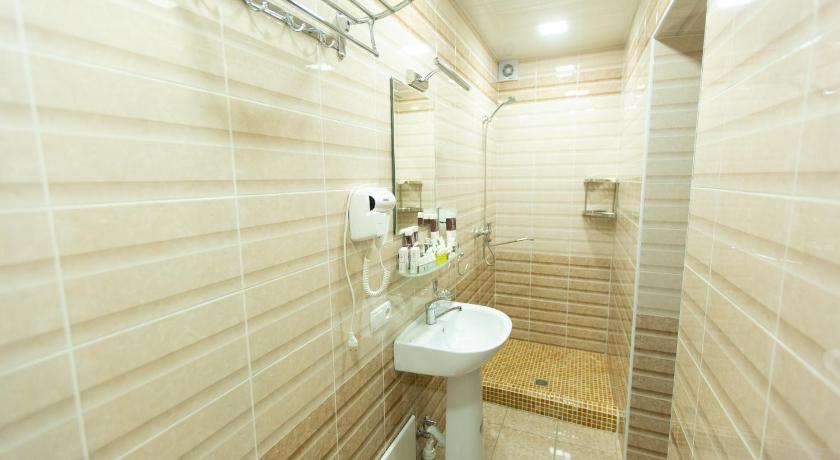 Image of Quadruple Room with Garden View 7