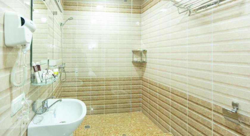 Image of Standard Twin Room 14
