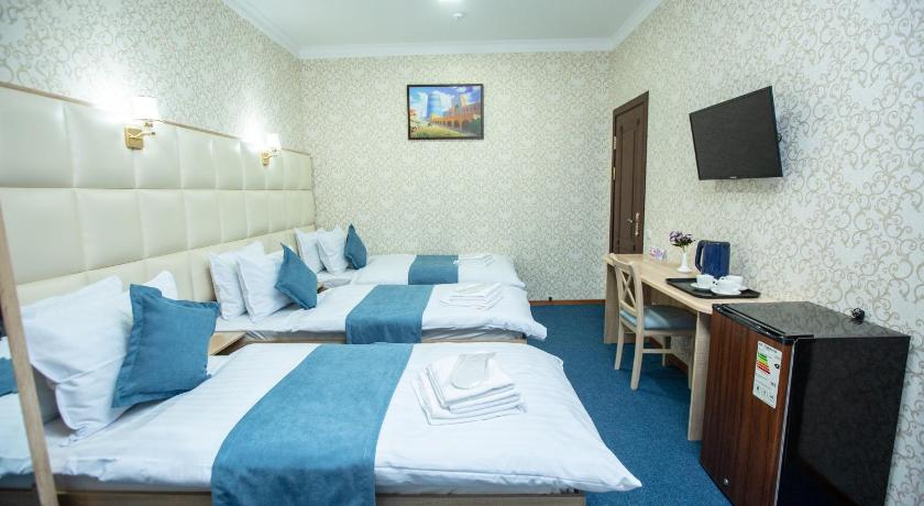 Image of Superior Triple Room 8