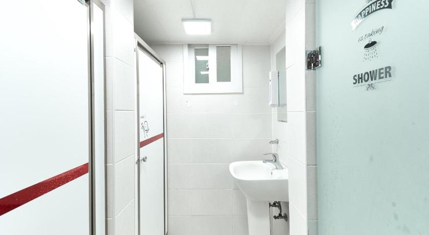 Image of 1 Person in 8-Bed Dormitory with Private Bathroom - Female Only 15