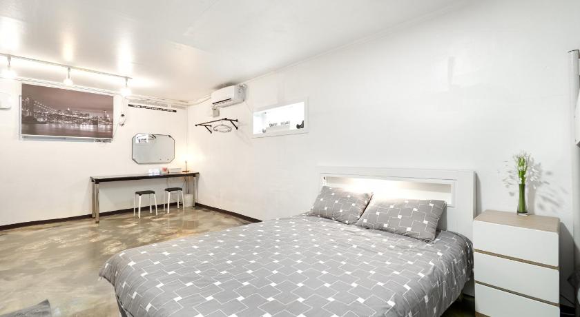 Image of Private Family Room 7