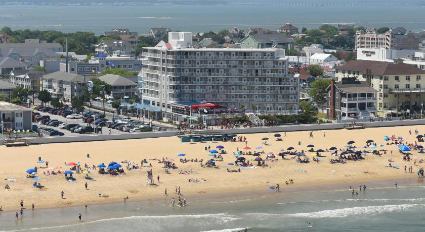 Commander Hotel photo