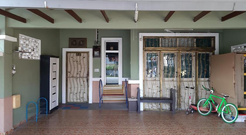 E&A Homestay-12km KLIA Airport +FREE WIFI+ Netflix - image 7