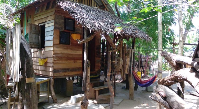 Image of Single Room Cabana with Shared Bathroom 1