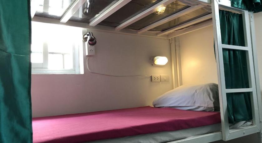 Image of Bed in 14 Bed Mixed Dormitory Room 7