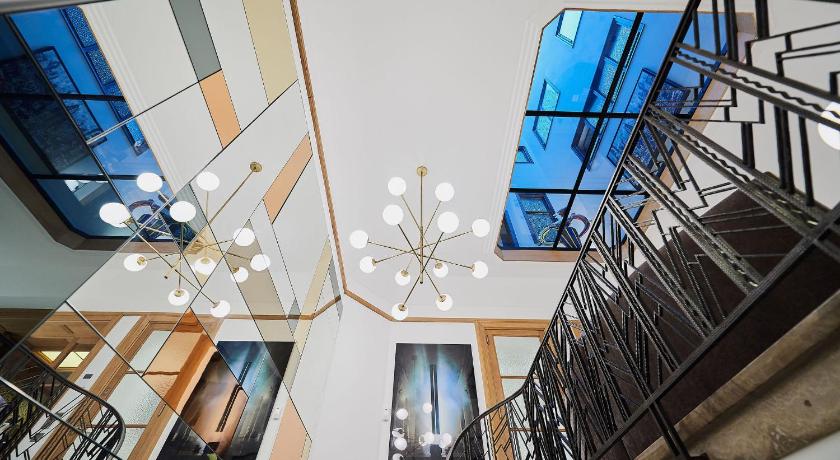 B&B Suites 124 photo