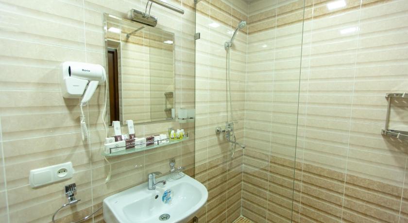 Image of Standard Twin Room 7