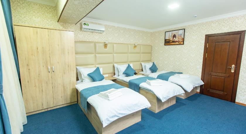 Image of Superior Triple Room 9