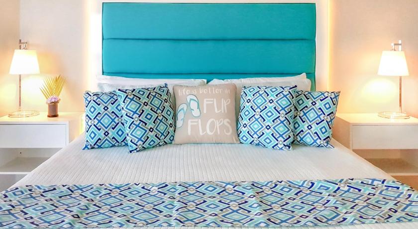 Luxe Beach Resort — Hotel in Discovery Bay
